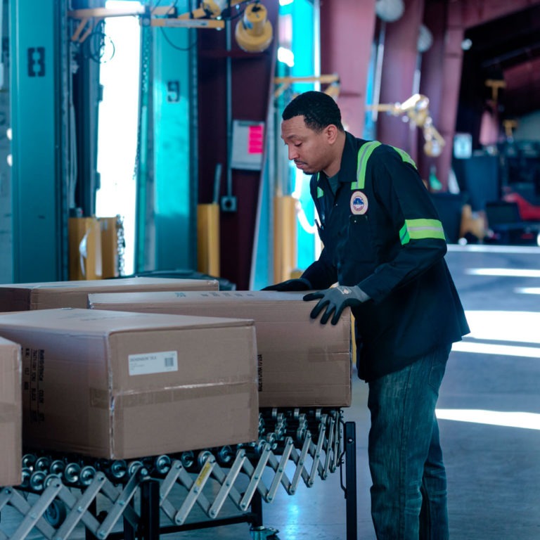 Hub Group warehouse team providing cross dock services